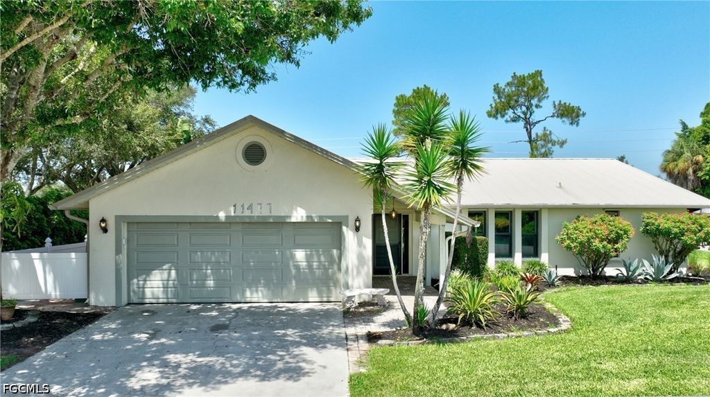 11477 Longshore Way W, Naples