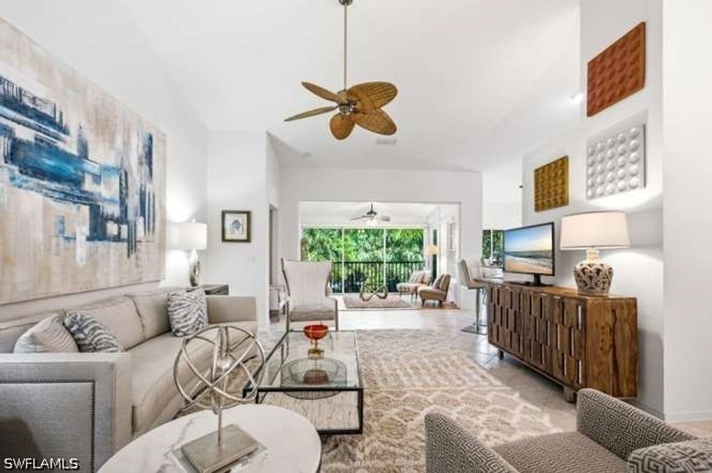 2515 Talon Ct 404, Naples