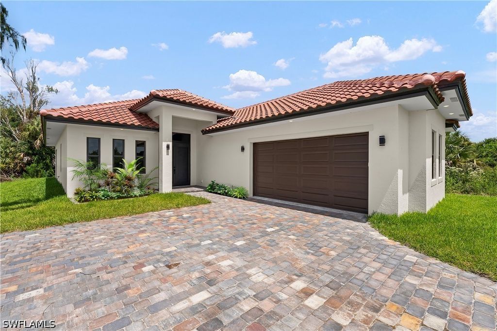 4335 Wilson Blvd N, NAPLES