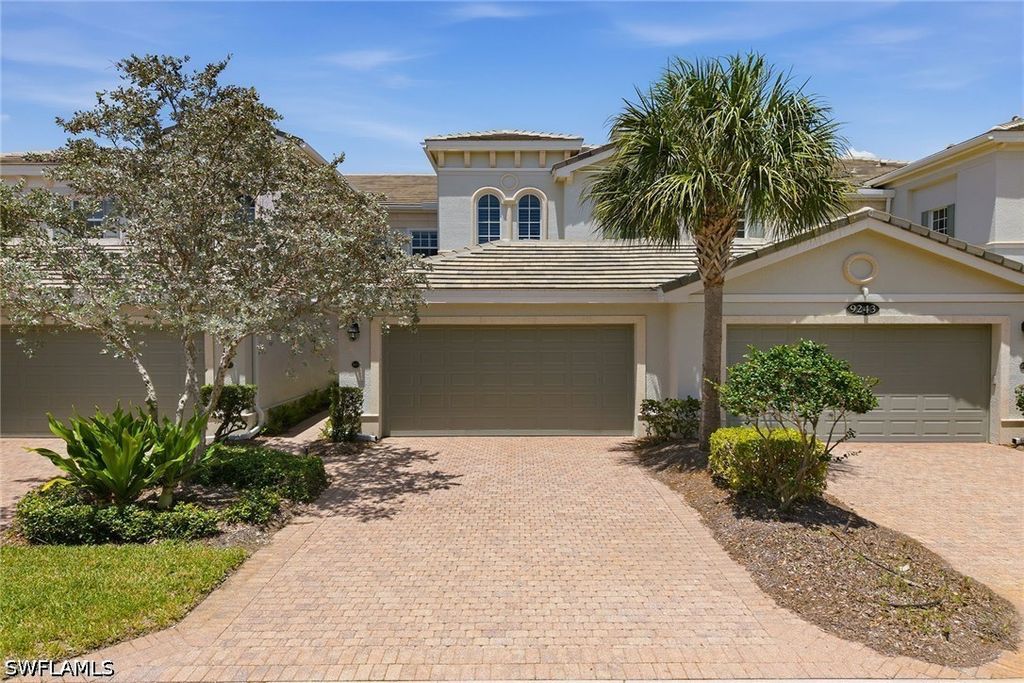 9243 Tesoro Ln 103, Naples