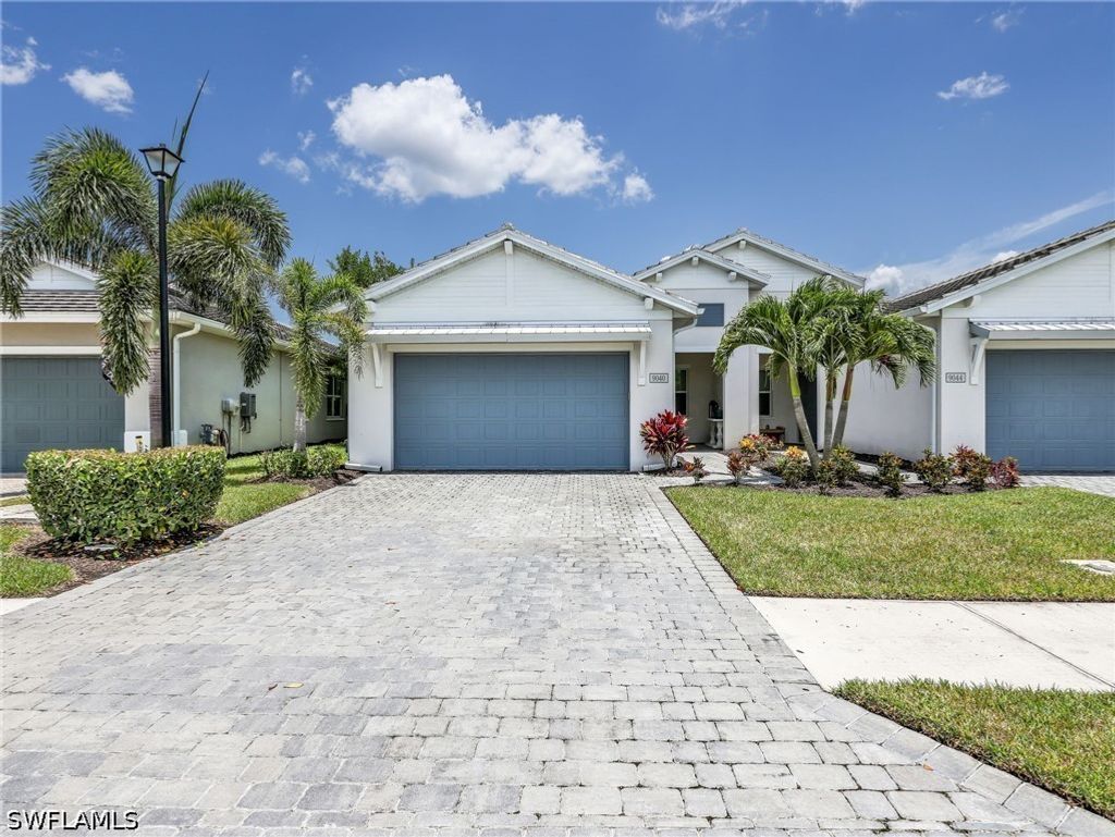 9040 Saint Lucia Dr, Naples
