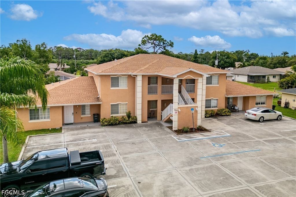 1227 Se 23rd Pl 3, Cape Coral