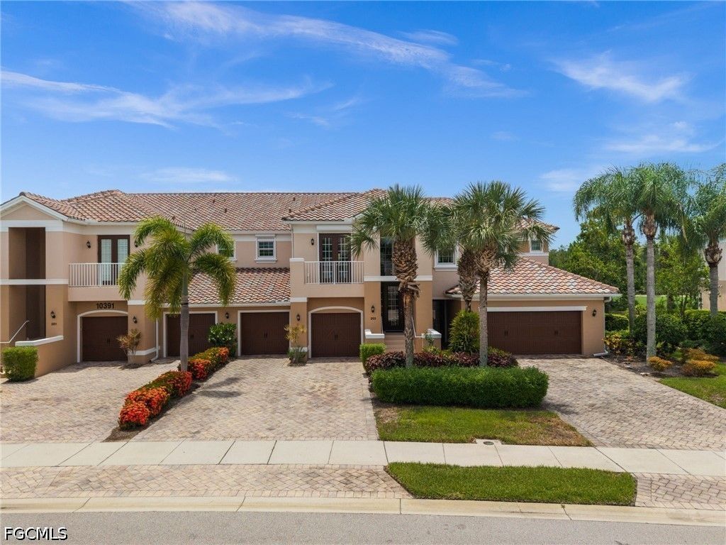 10391 Glastonbury Cir 202, FORT MYERS