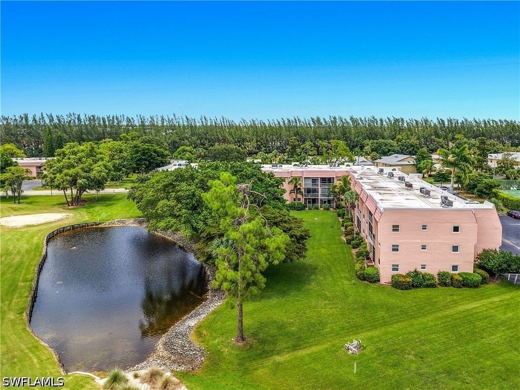 100 Forest Lakes Blvd 109, Naples