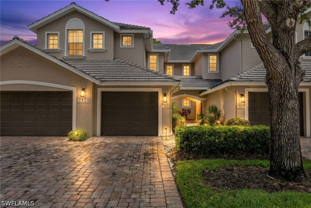 7128 Timberland Cir 201, NAPLES