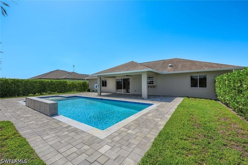 3857 39th Ave Ne, Naples
