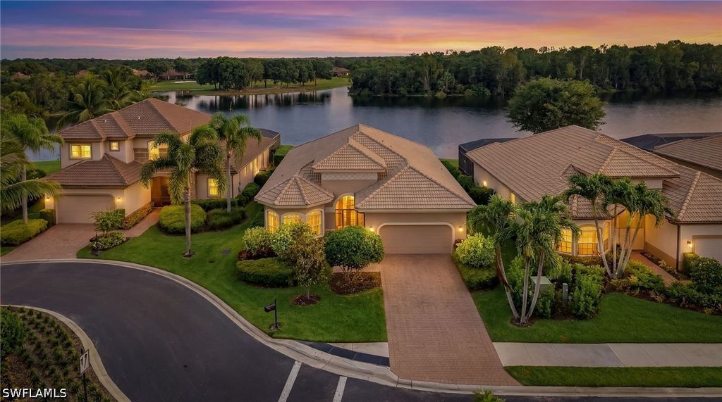 6168 Dogleg Dr, Naples