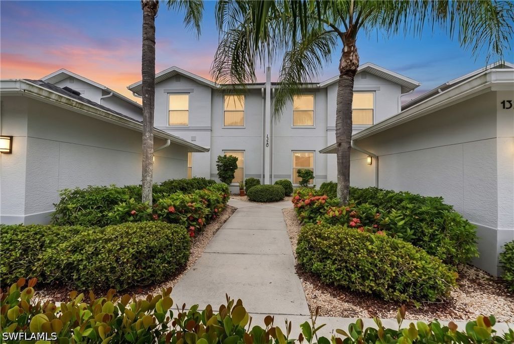 1320 Charleston Square Dr 103, Naples