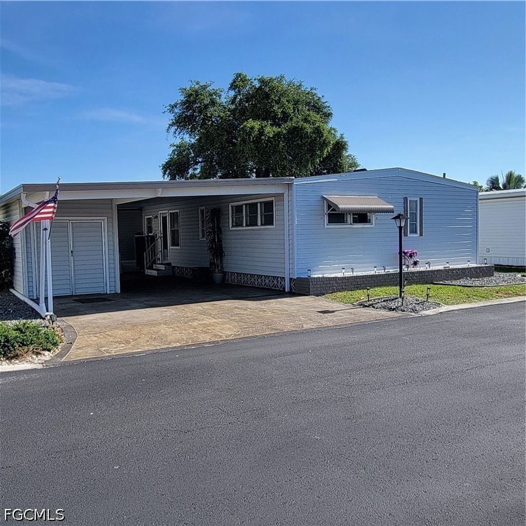275 Boros Dr, North Fort Myers