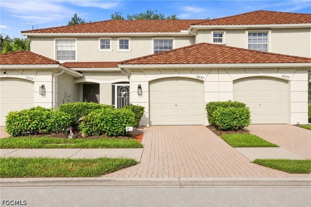8697 Athena Ct, LEHIGH ACRES