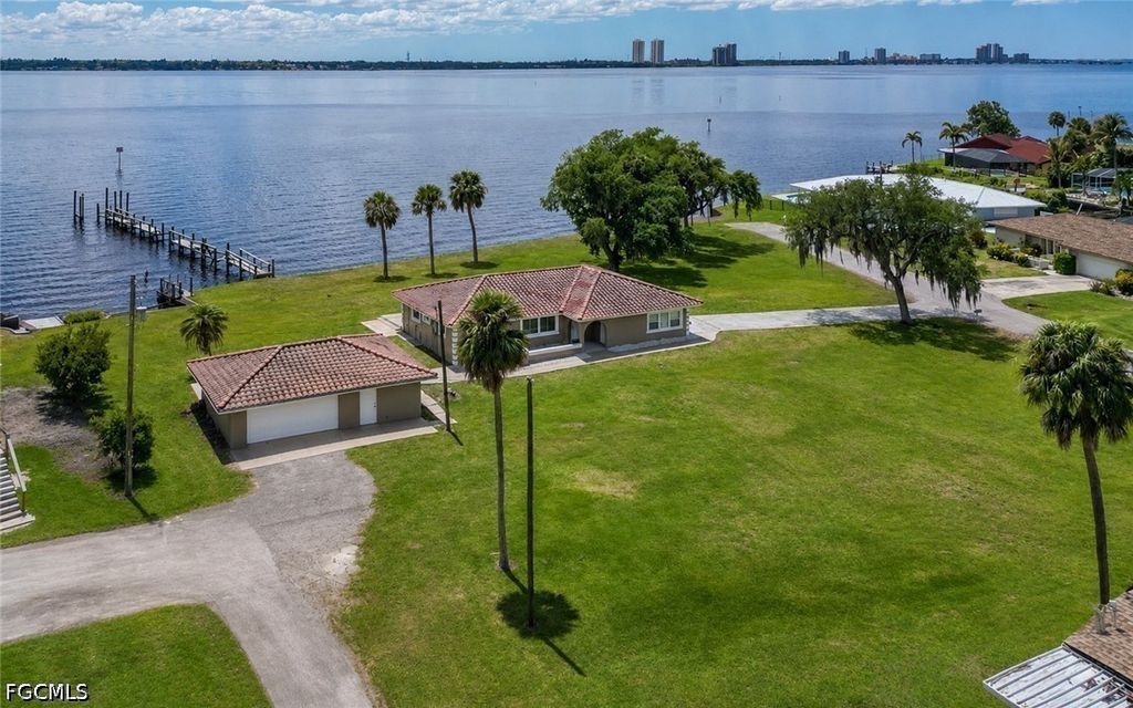 1808 Stevenson Rd, NORTH FORT MYERS