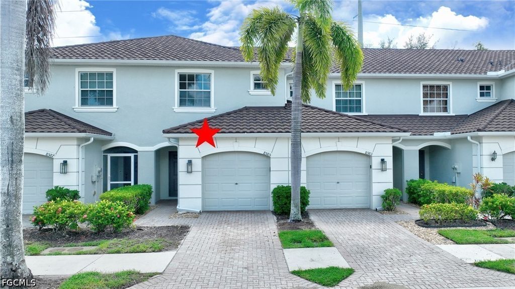 8585 Athena Ct, LEHIGH ACRES