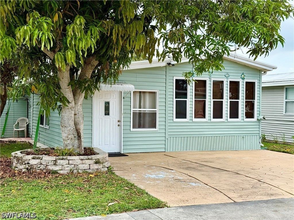 169 Panther Pass Cir 169, Naples