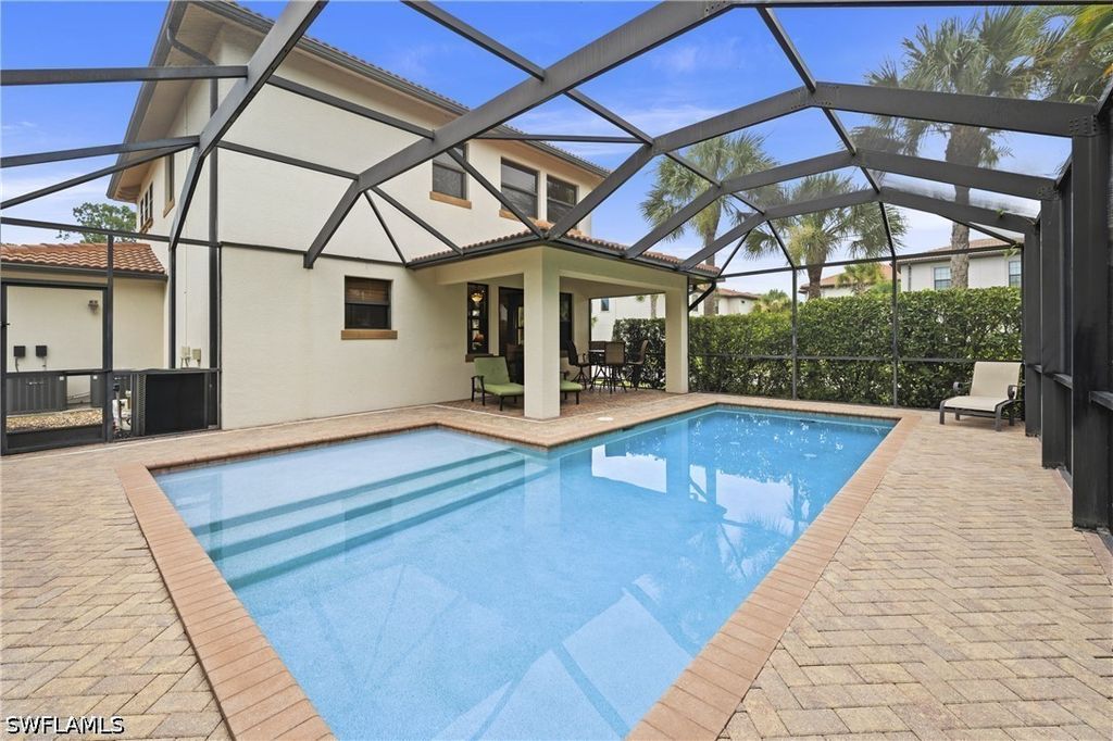 1224 Manado Dr, Naples