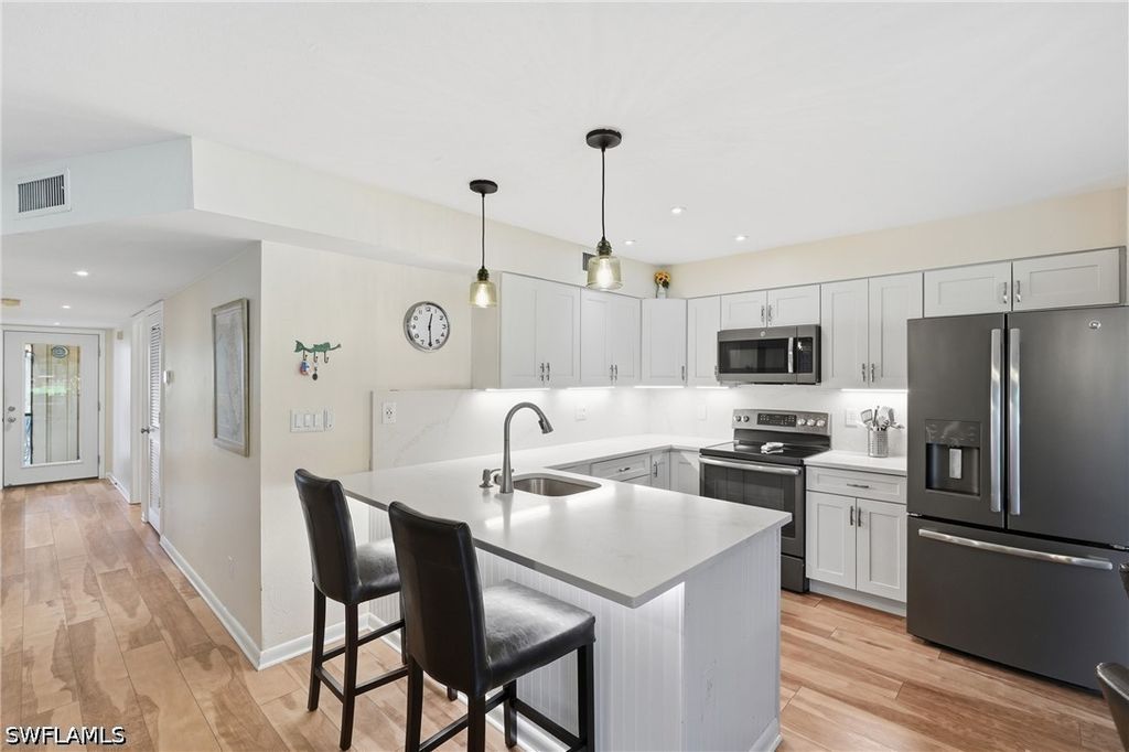 175 Forest Lakes Blvd 175, NAPLES