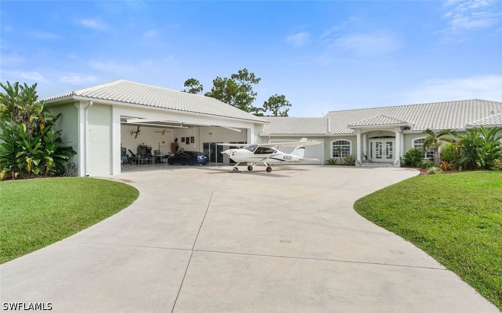18683 Baseleg Ave, North Fort Myers