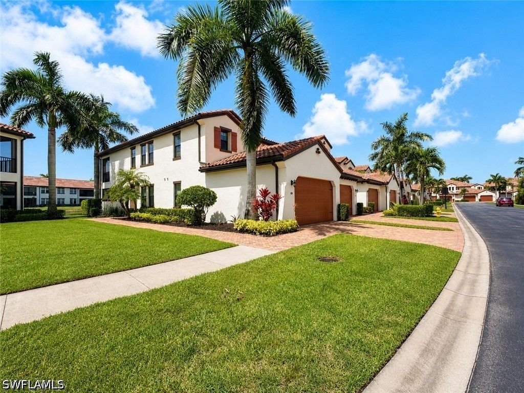 15205 Butler Lake Dr 101, Naples