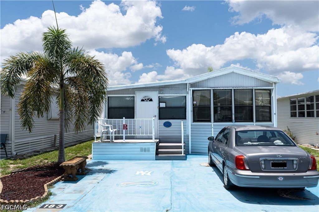 183 Caravan Cir, North Fort Myers