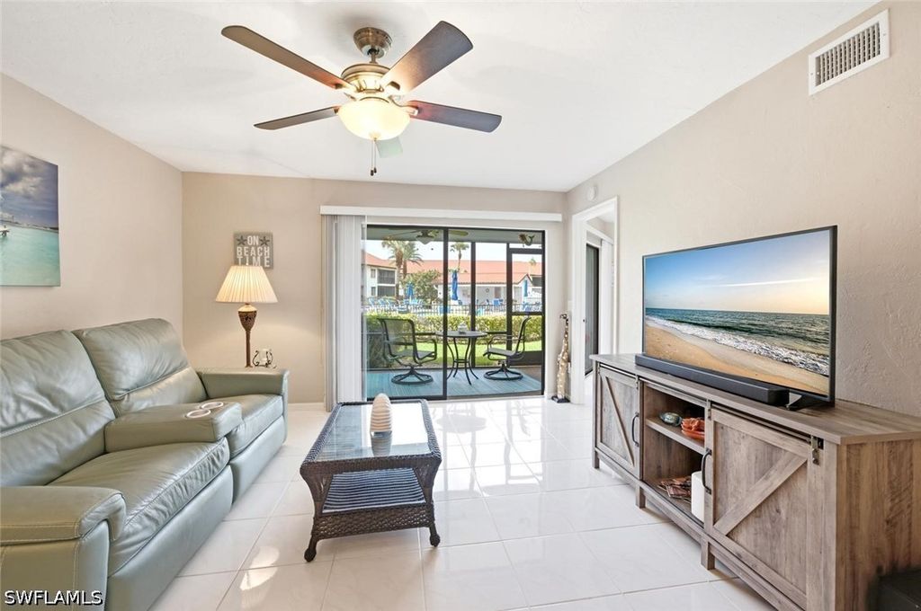 4987 Pepper Cir 107, Naples