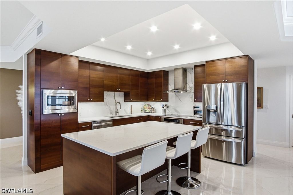 559 Audubon Blvd E-202, Naples