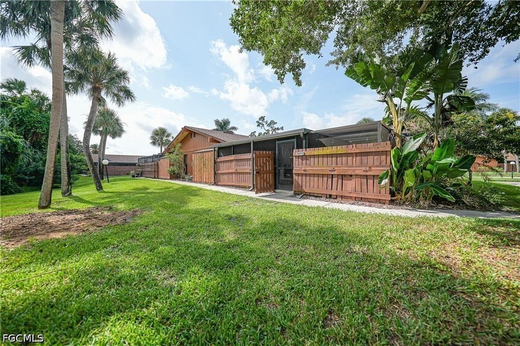 5625 Foxlake Dr, NORTH FORT MYERS