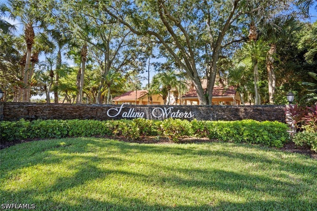 2055 Cascades Dr 6, Naples