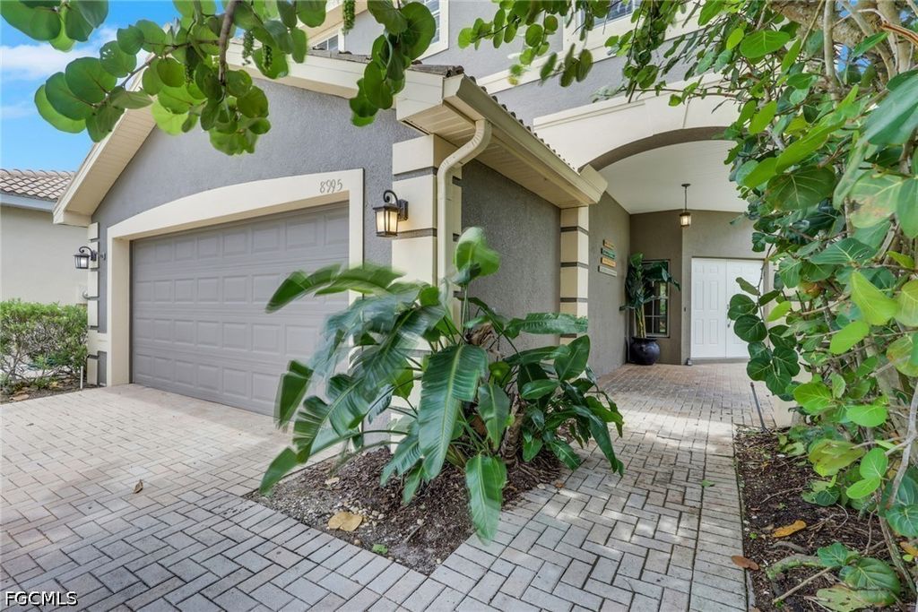 8995 Spring Mountain Way, FORT MYERS