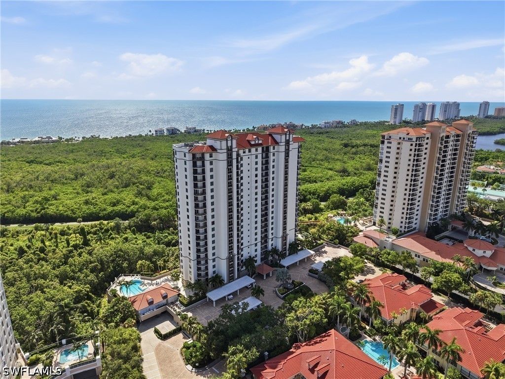 7225 Pelican Bay Blvd 302, Naples