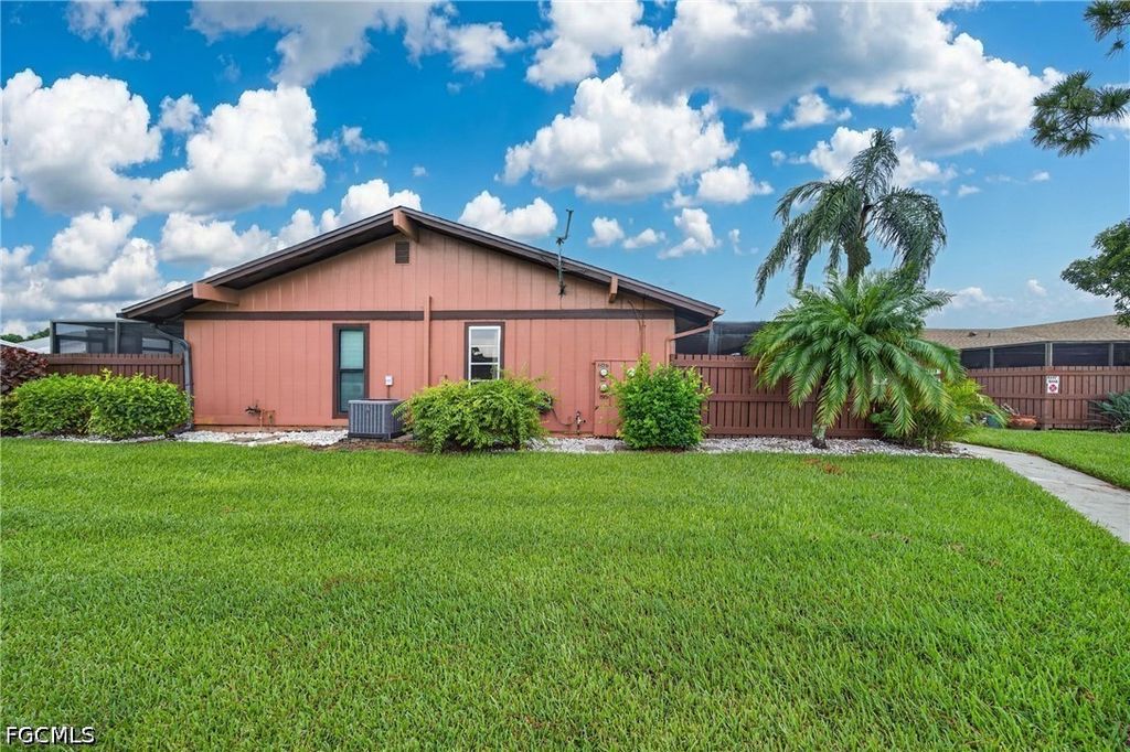 15451 Crystal Lake Dr, NORTH FORT MYERS