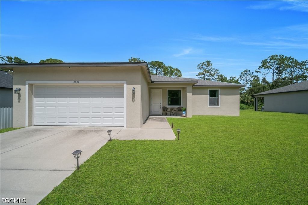 8031 Sandy Cir, LABELLE