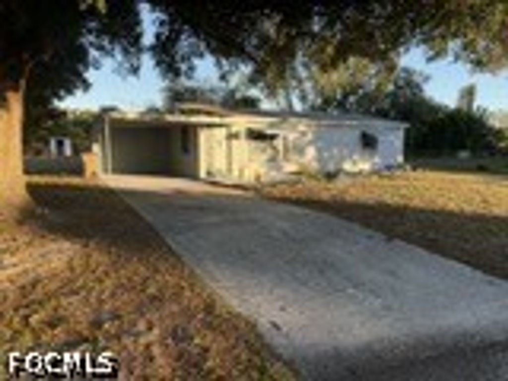 1129 Cherokee Ave, Lehigh Acres