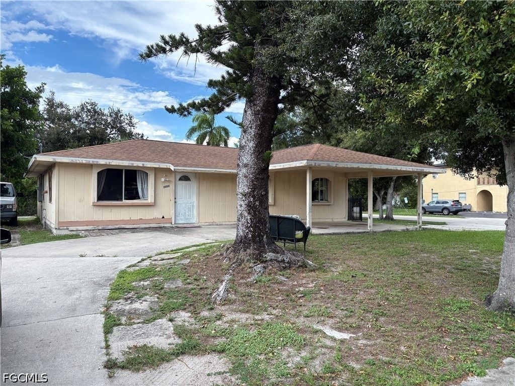 1891 Winkler Ave, FORT MYERS