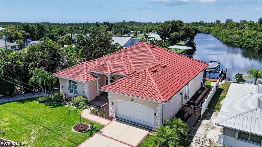 1298 Thompson St, North Fort Myers