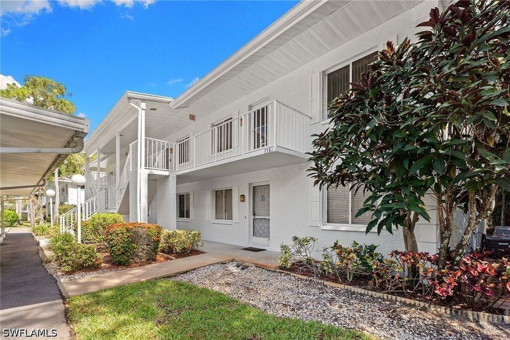 3581 County Barn Rd 203, Naples