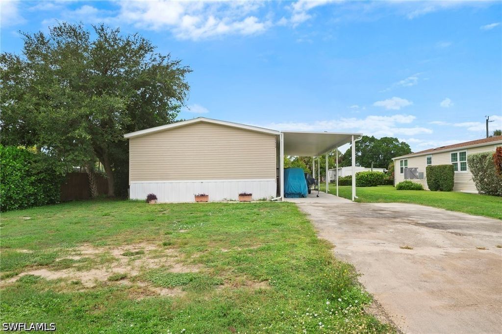 27472 Rue Viauv Ave, Bonita Springs