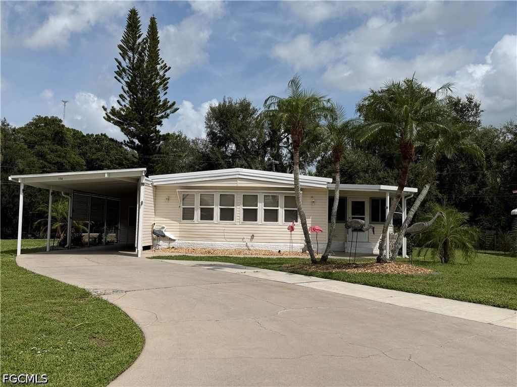 250 Santa Fe Trl, NORTH FORT MYERS