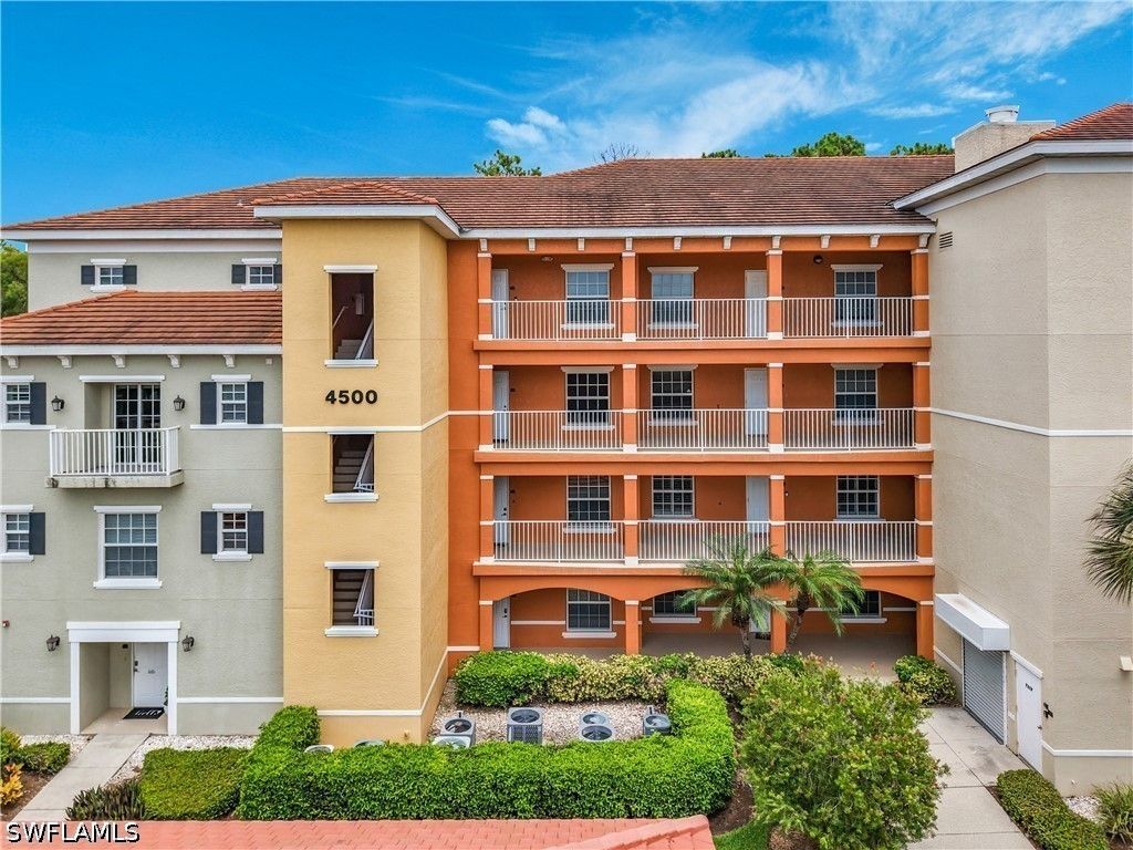 4500 Botanical Pl Cir 102, Naples