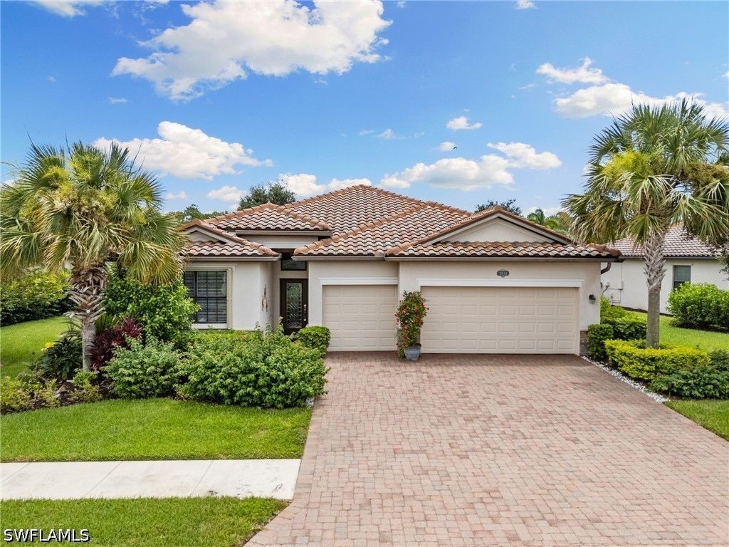 3934 Sapphire Way, Naples