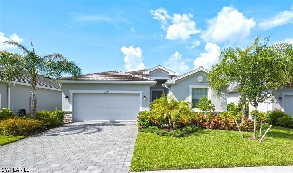 2294 Avocado Ln, Naples