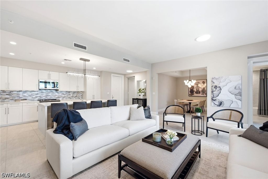 1111 Central Ave 205, Naples