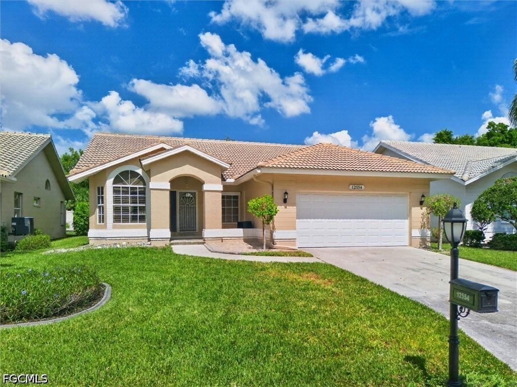 12554 Kelly Sands Way, Fort Myers