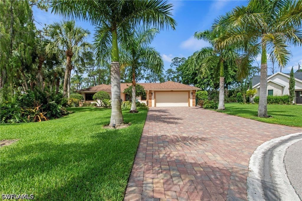 1813 Princess Ct, NAPLES