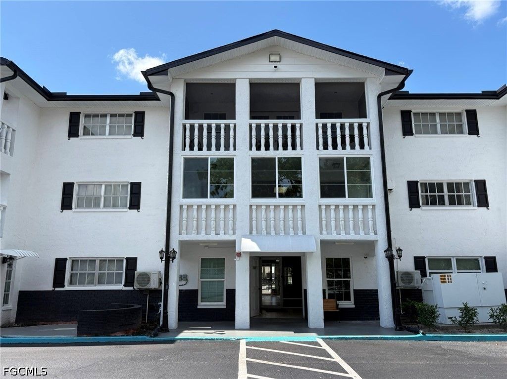 3704 Broadway 214, FORT MYERS