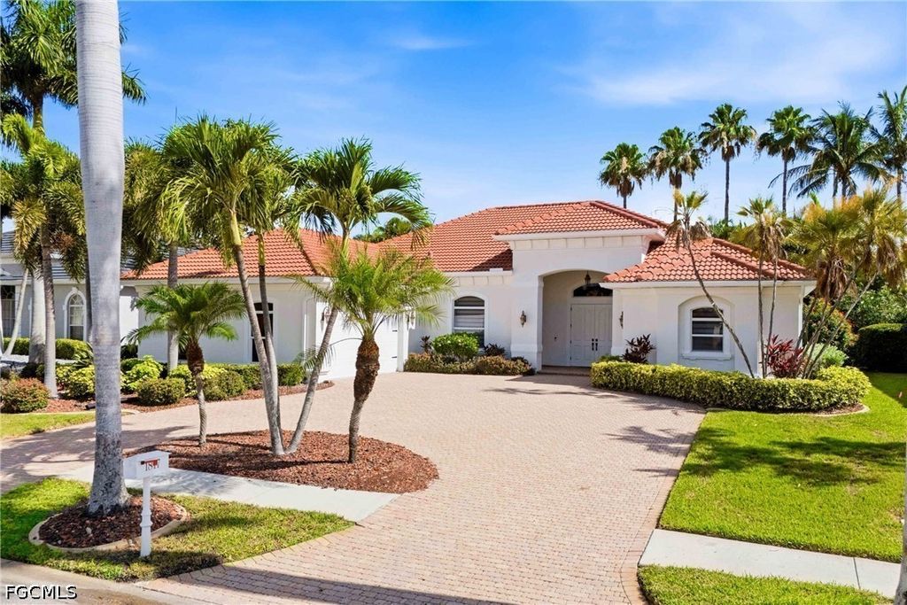 1817 Lagoon Ln, CAPE CORAL