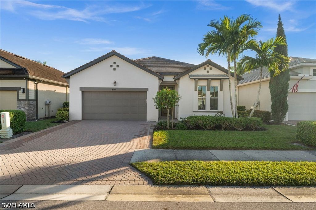 3292 Pilot Cir, Naples
