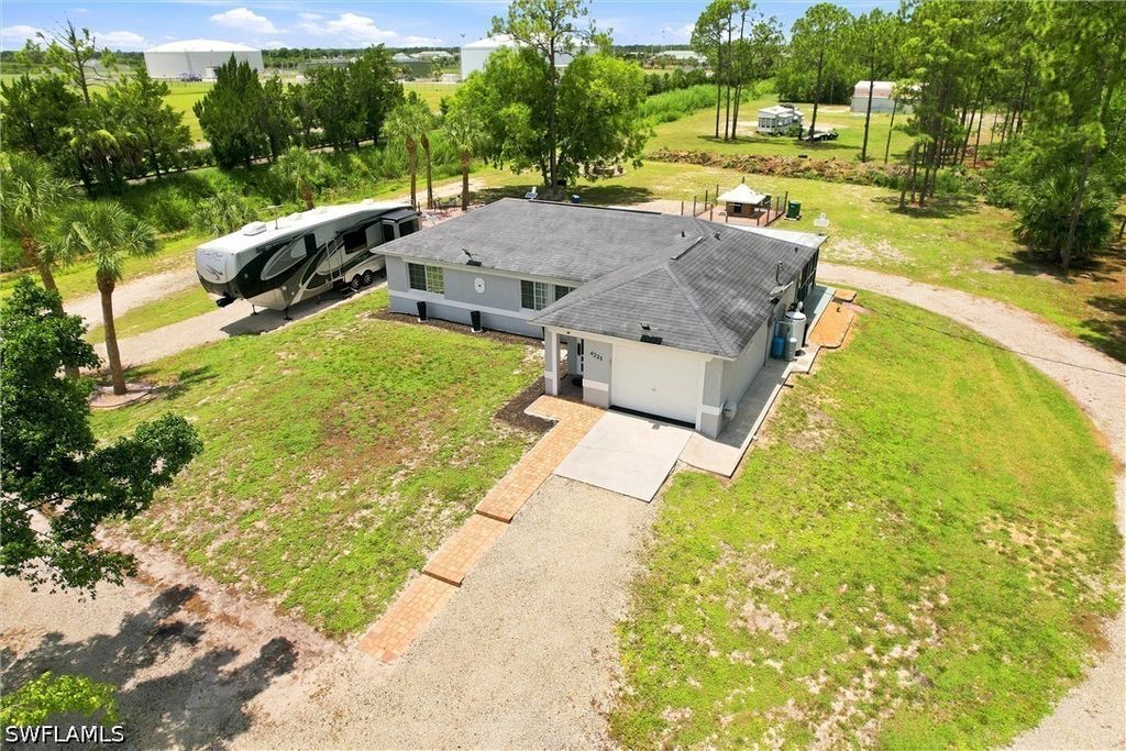 4225 16th St Ne, Naples