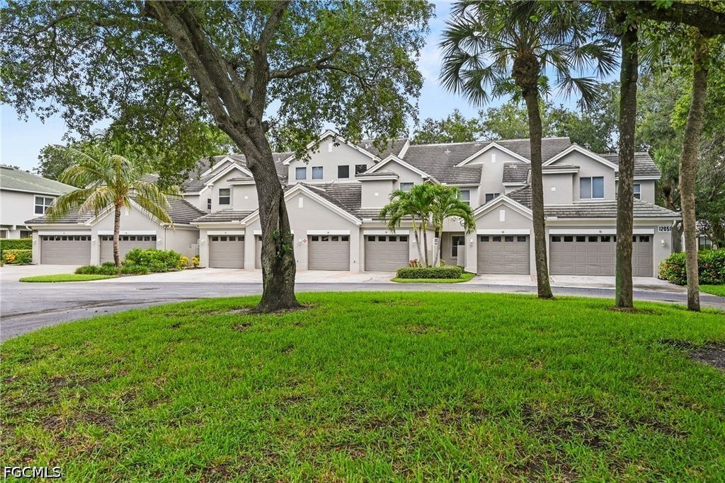12051 Champions Green Way 313, Fort Myers