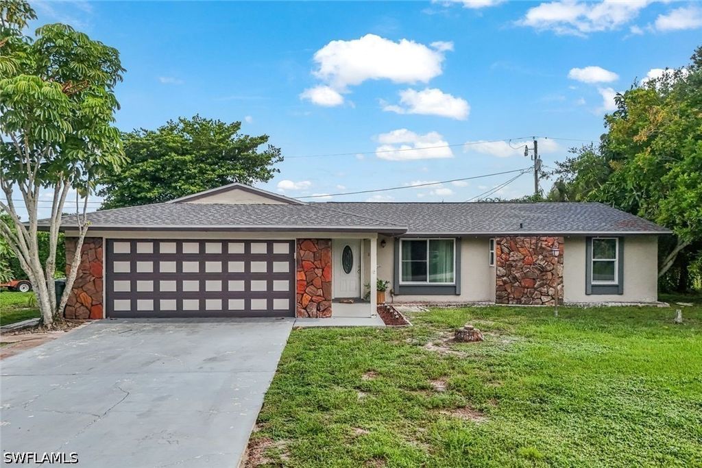 8110 Valencia Rd, Fort Myers