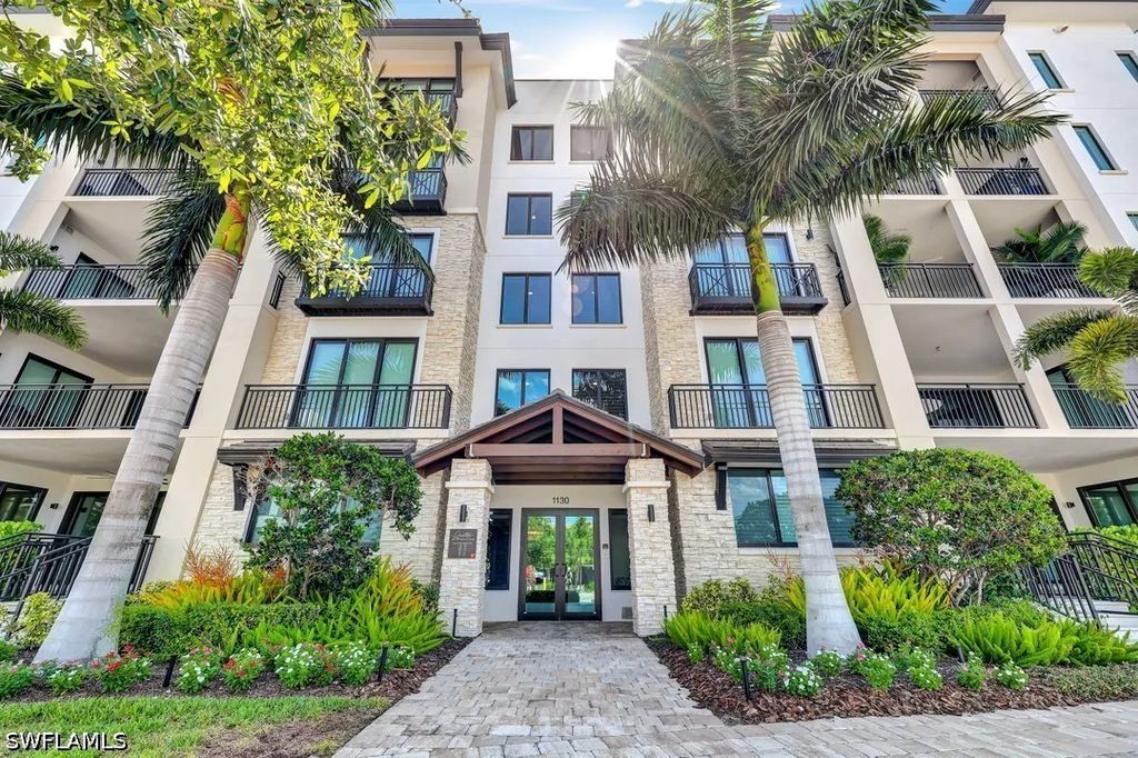 1130 3rd Ave S 512, Naples