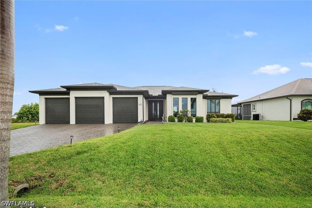 3213 Nw 9th St, Cape Coral